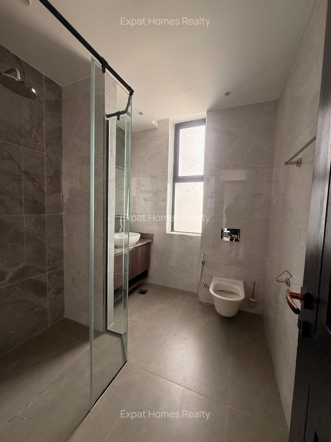 3 Bed Apartment with En Suite in Riverside - 7