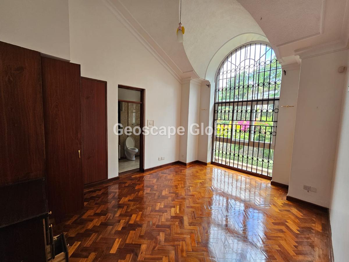 4 Bed House with En Suite in Kitisuru - 8