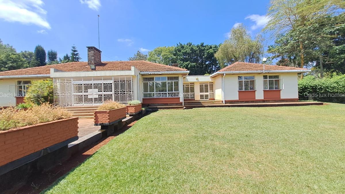 4 Bed Townhouse with En Suite at Spring Valley - 2