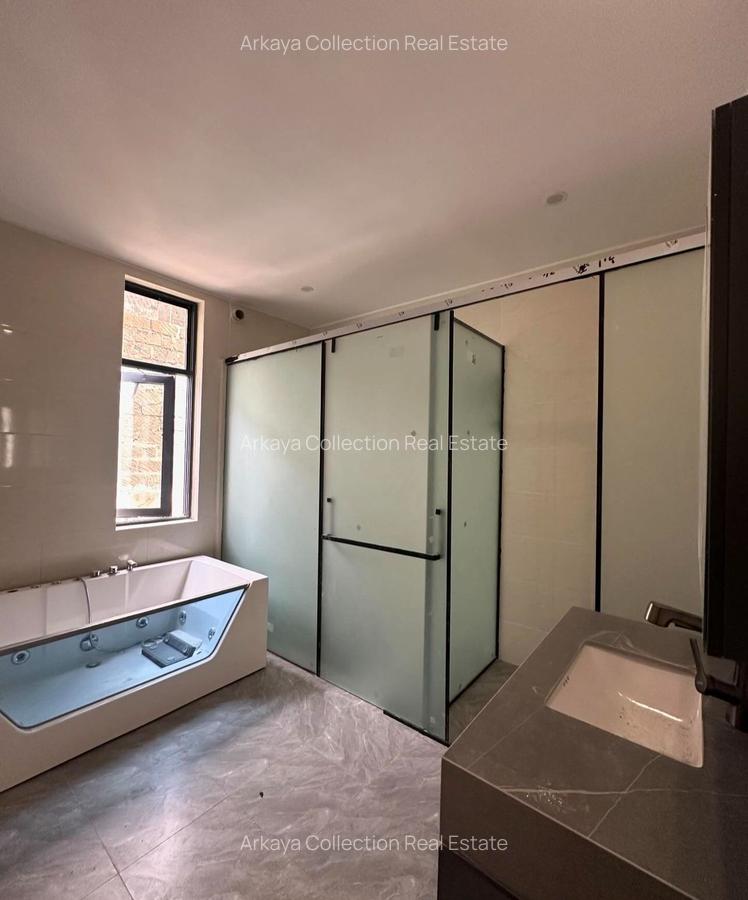 5 Bed Townhouse with En Suite in Lavington - 7