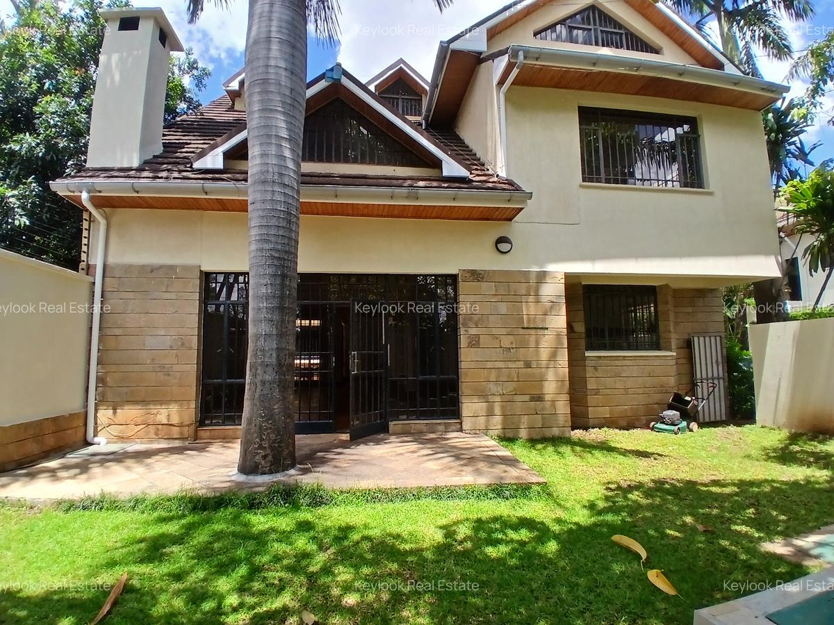 5 Bed Townhouse with En Suite at Lavington - 2