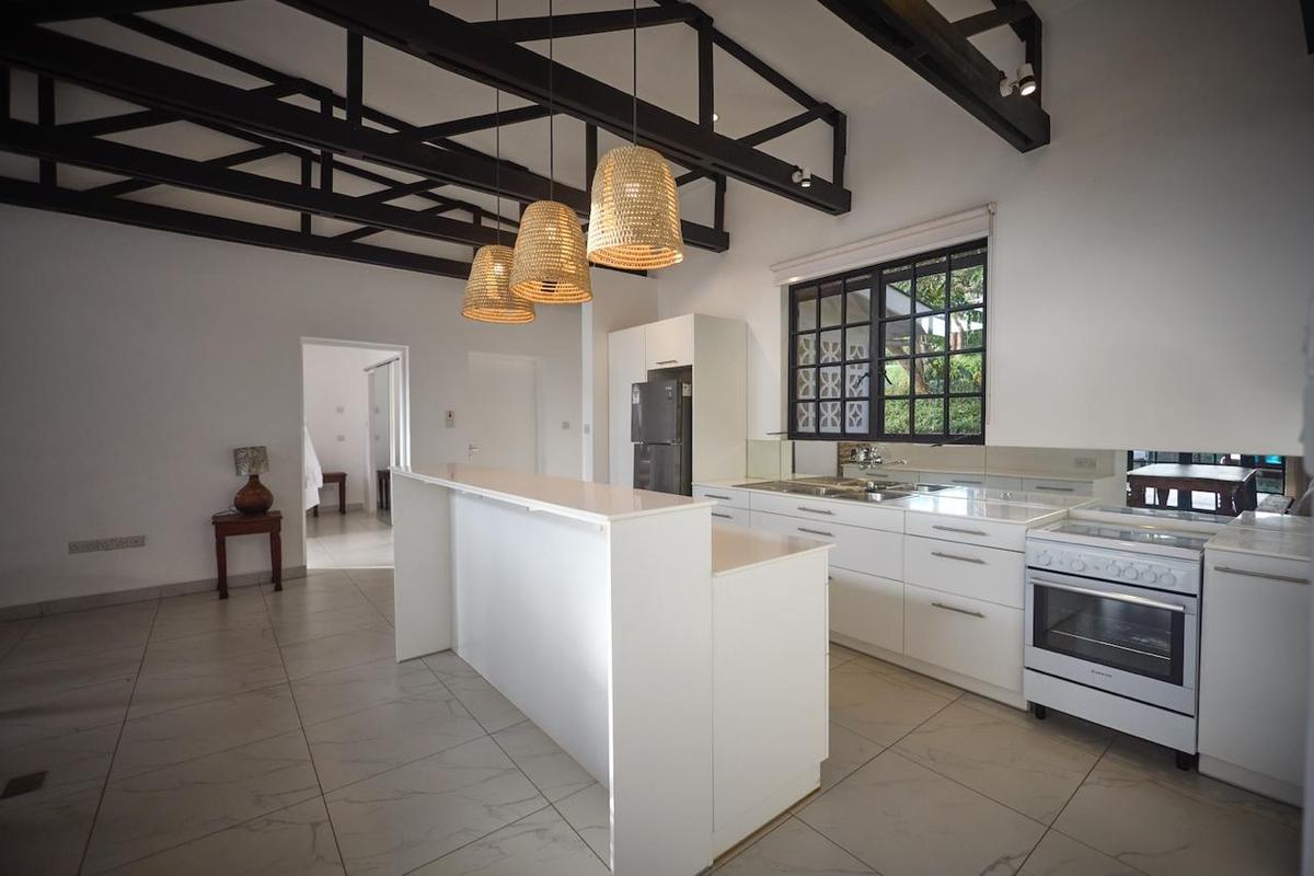 2 Bed Townhouse with En Suite at Kinanda Road - 10