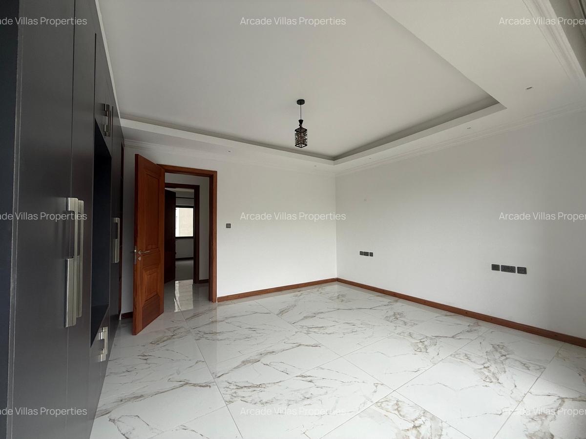 3 Bed Apartment with En Suite in Kilimani - 14