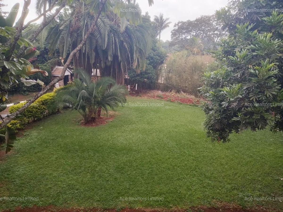 4 Bed House with En Suite at Hillview - 19