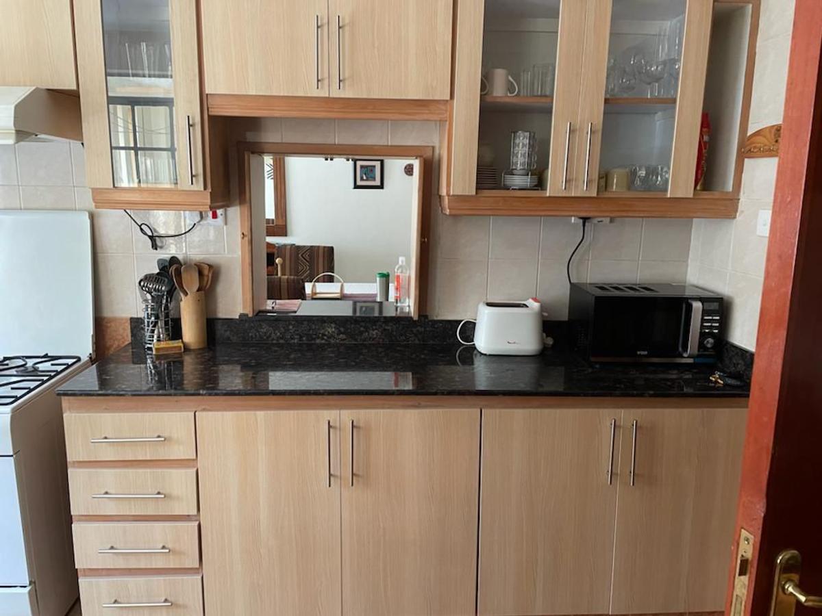 3 Bed Apartment with En Suite in Lavington - 14