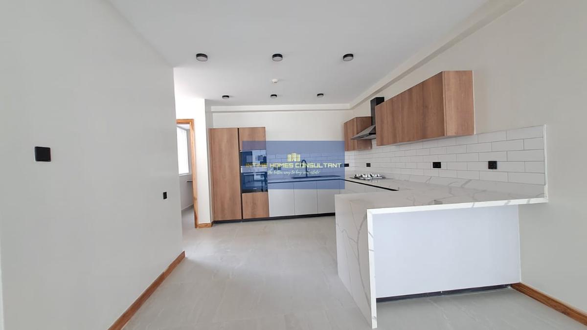 4 Bed Apartment with En Suite in Spring Valley - 15