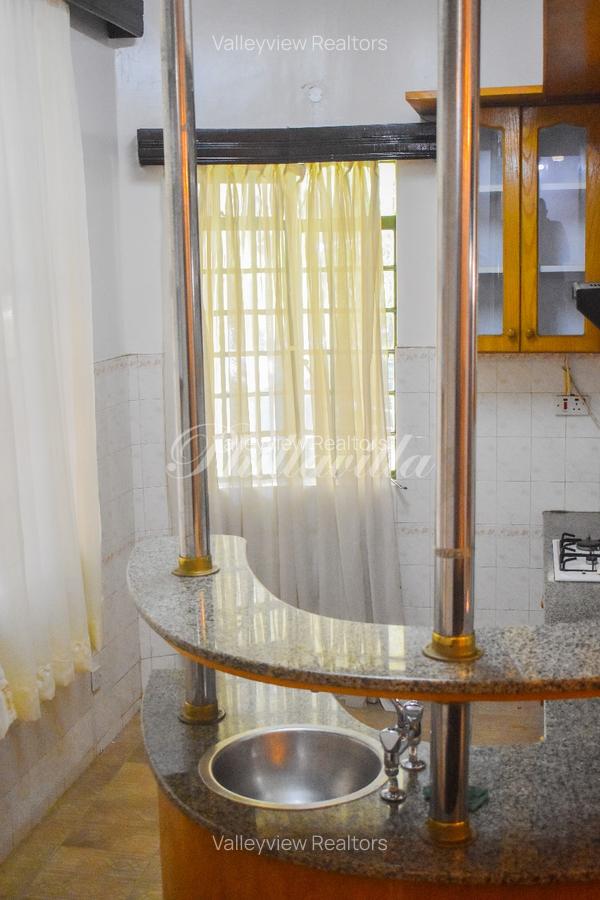 5 Bed Townhouse with En Suite at Kileleshwa - 12