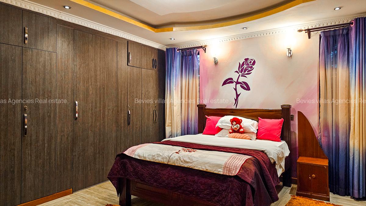 1 Bed House with En Suite at Kitsuru - 3