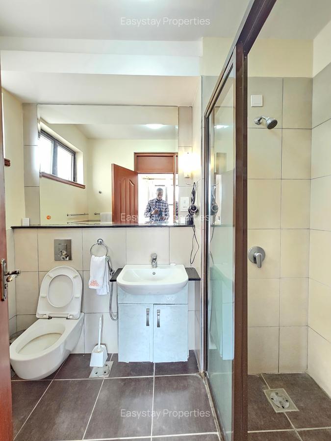 Serviced 2 Bed Apartment with En Suite in Kilimani - 5