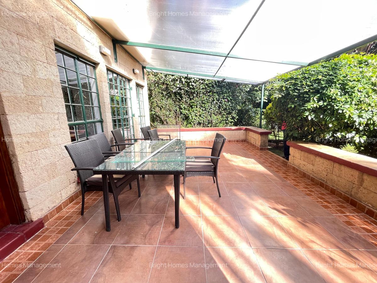 5 Bed Villa with En Suite in Spring Valley - 8