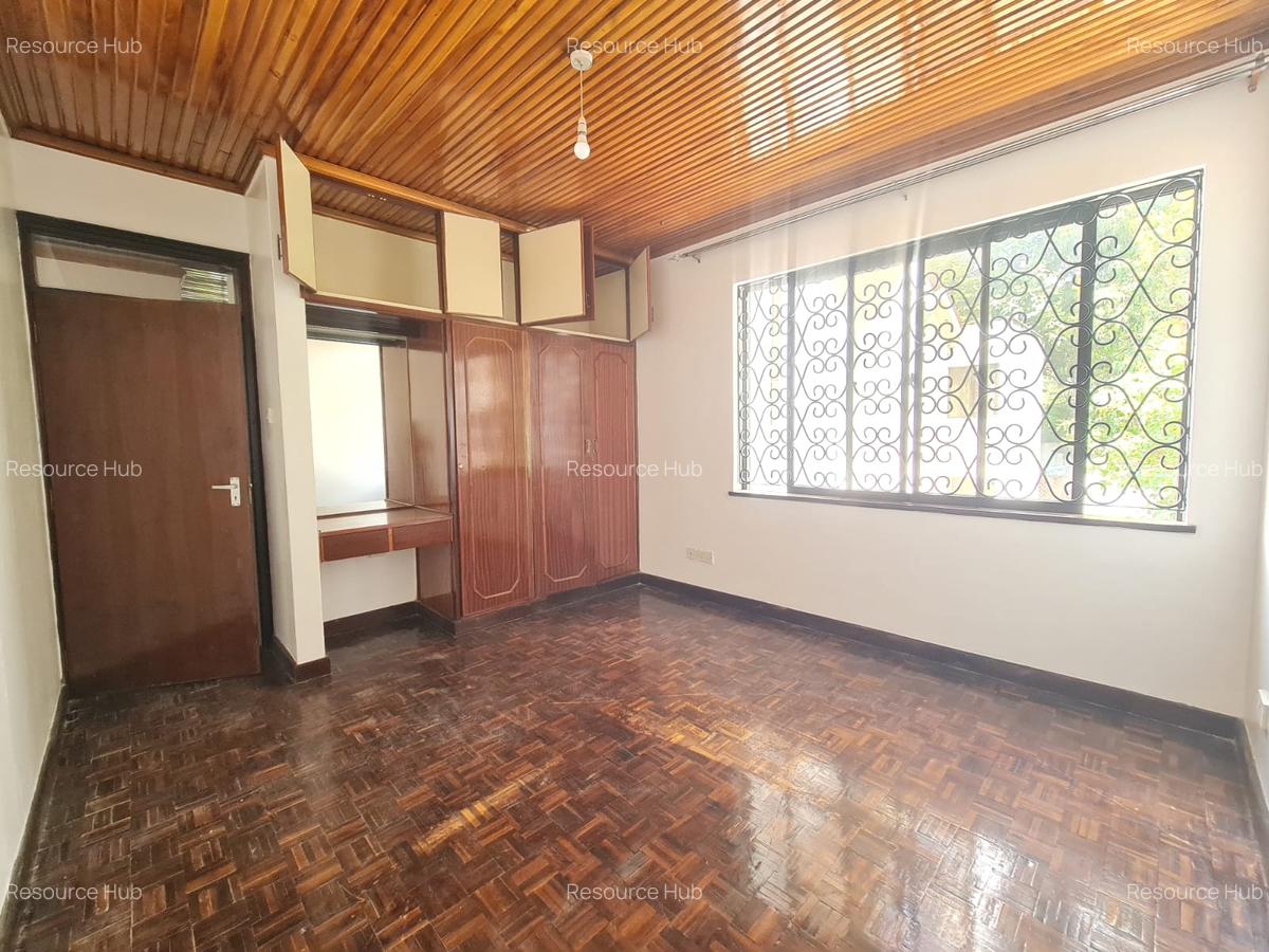 5 Bed Townhouse with En Suite at Off Argwings Kkodhek - 11