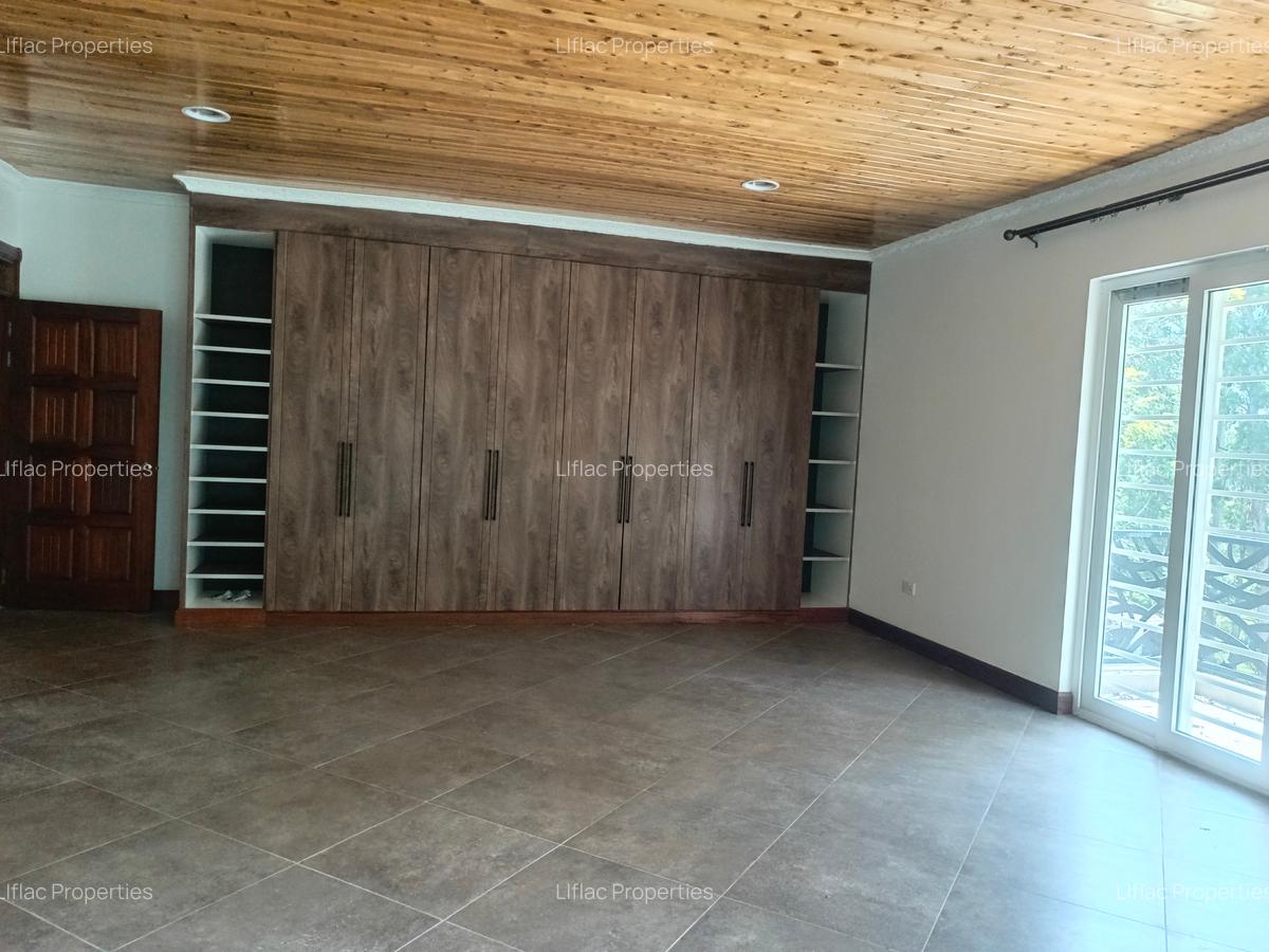 6 Bed House with En Suite in Rosslyn - 15