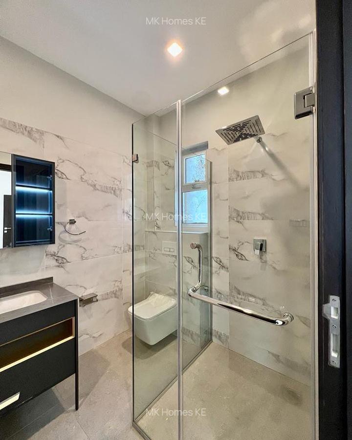 3 Bed Apartment with En Suite at Riverside - 11