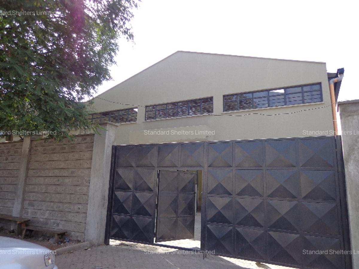 7,089 ft² Warehouse with Parking in Industrial Area - 1