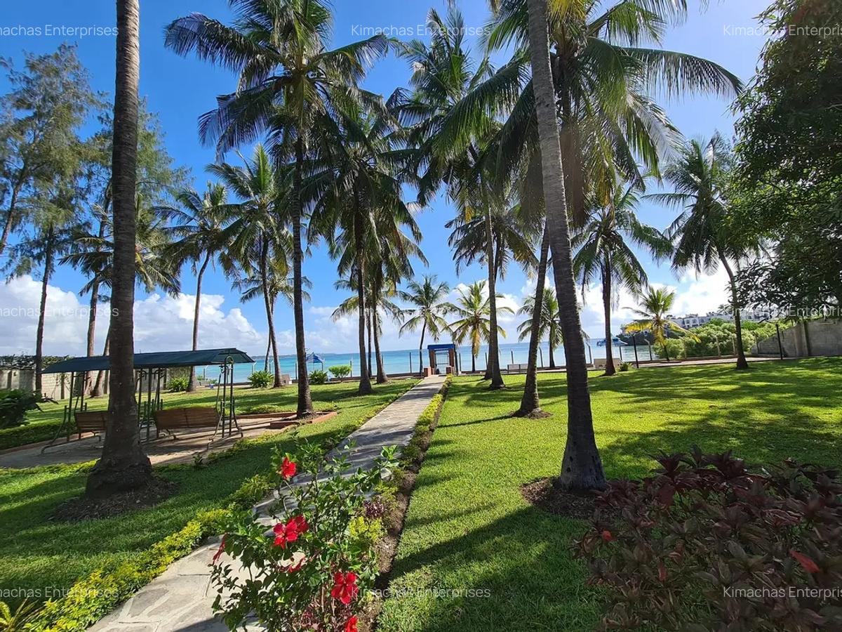 1 Bed Apartment with En Suite at 2Nd Avenue Nyali - 18