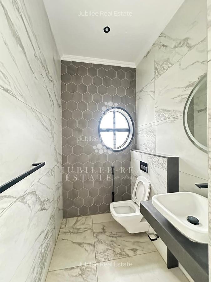 5 Bed Villa with En Suite in Loresho - 17