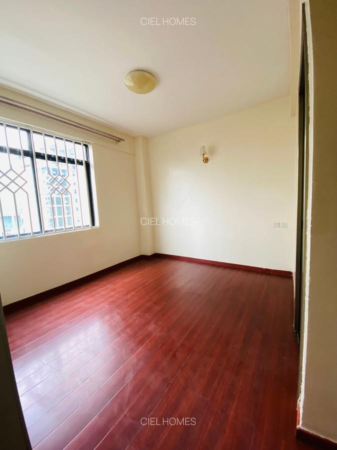 3 Bed Apartment with Gym at Wood Avenue - 12