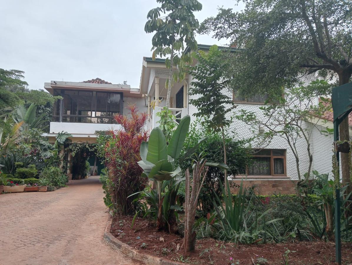 6 Bed House with En Suite at Old Runda - 3