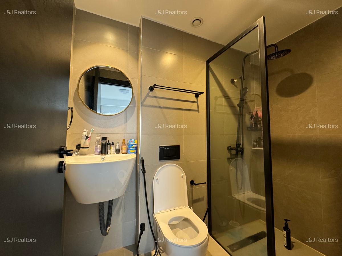 2 Bed Apartment with En Suite in Westlands Area - 9