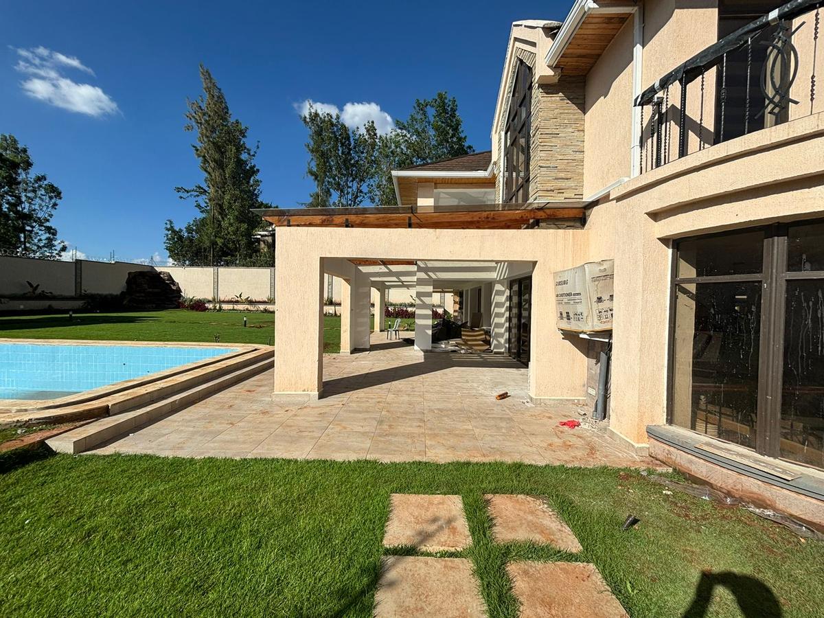 5 Bed Villa with En Suite in Runda - 4