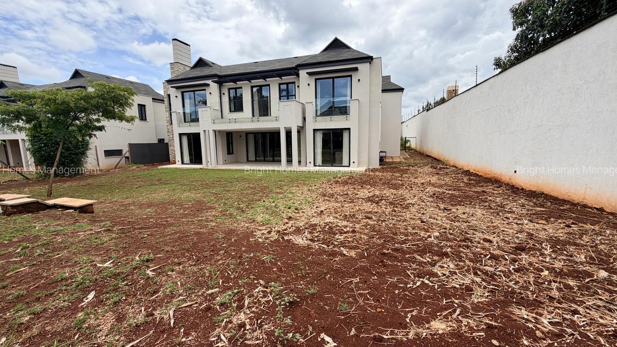 5 Bed Villa with En Suite in Runda - 1