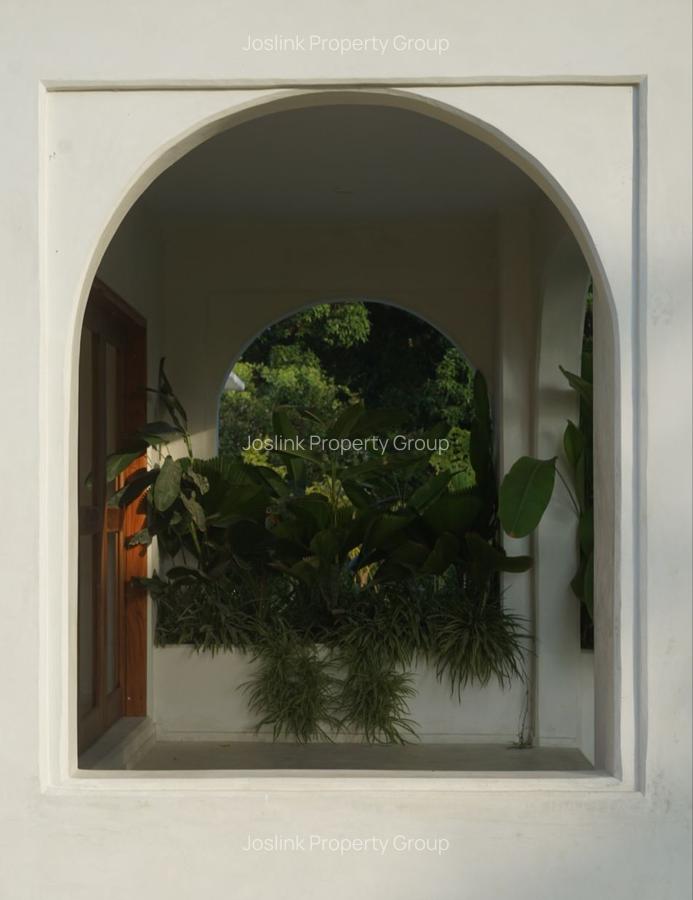 3 Bed Townhouse with En Suite in Nyali Area - 14