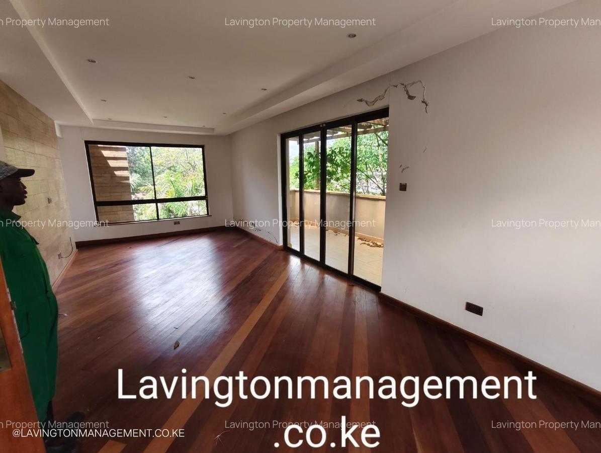 5 Bed Townhouse with En Suite at Lavington Green - 18
