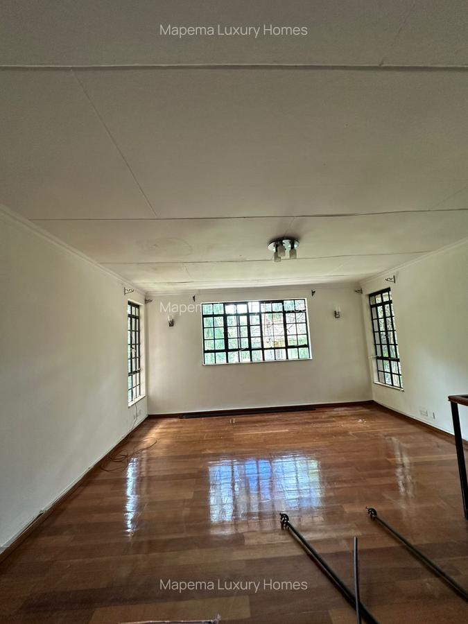 4 Bed House with Swimming Pool at Miotoni - 8