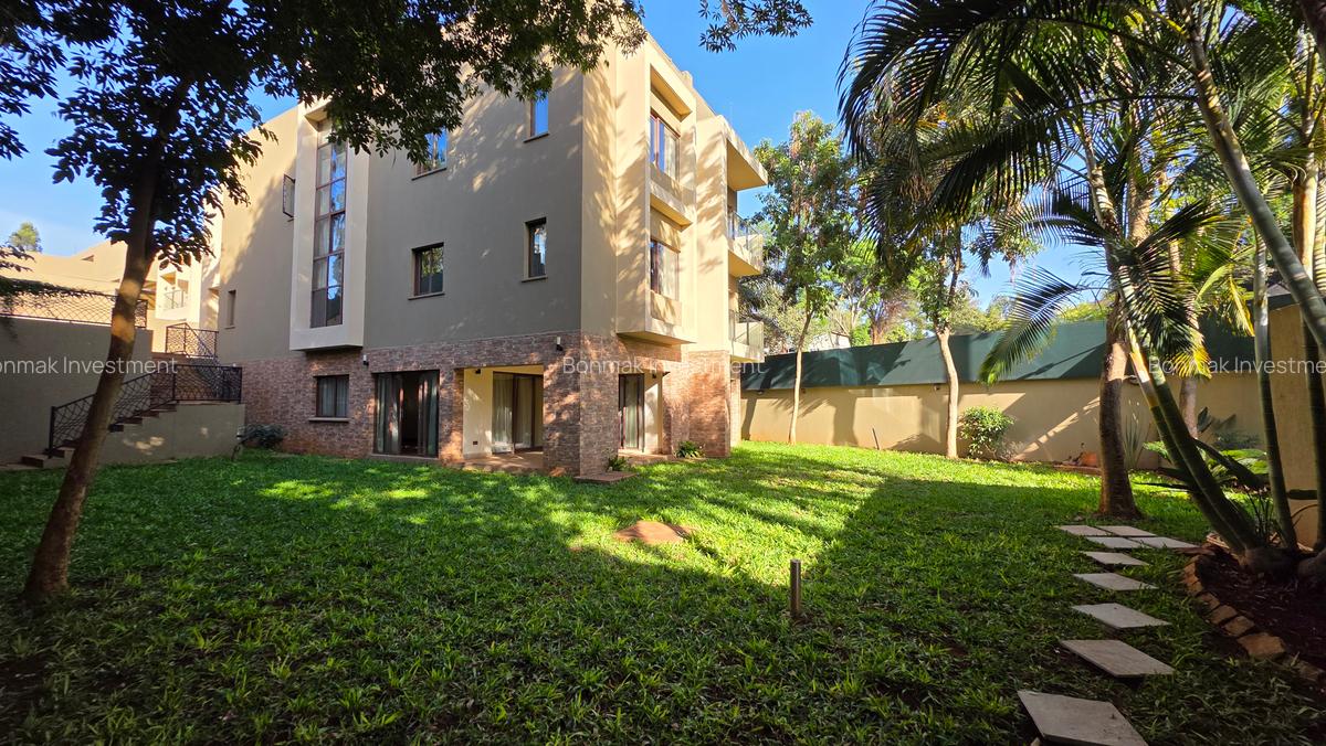 5 Bed Townhouse with En Suite at Karbaserian Avenue - 2