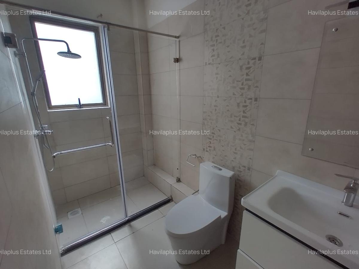 3 Bed Apartment with En Suite at Hatheru Road - 13