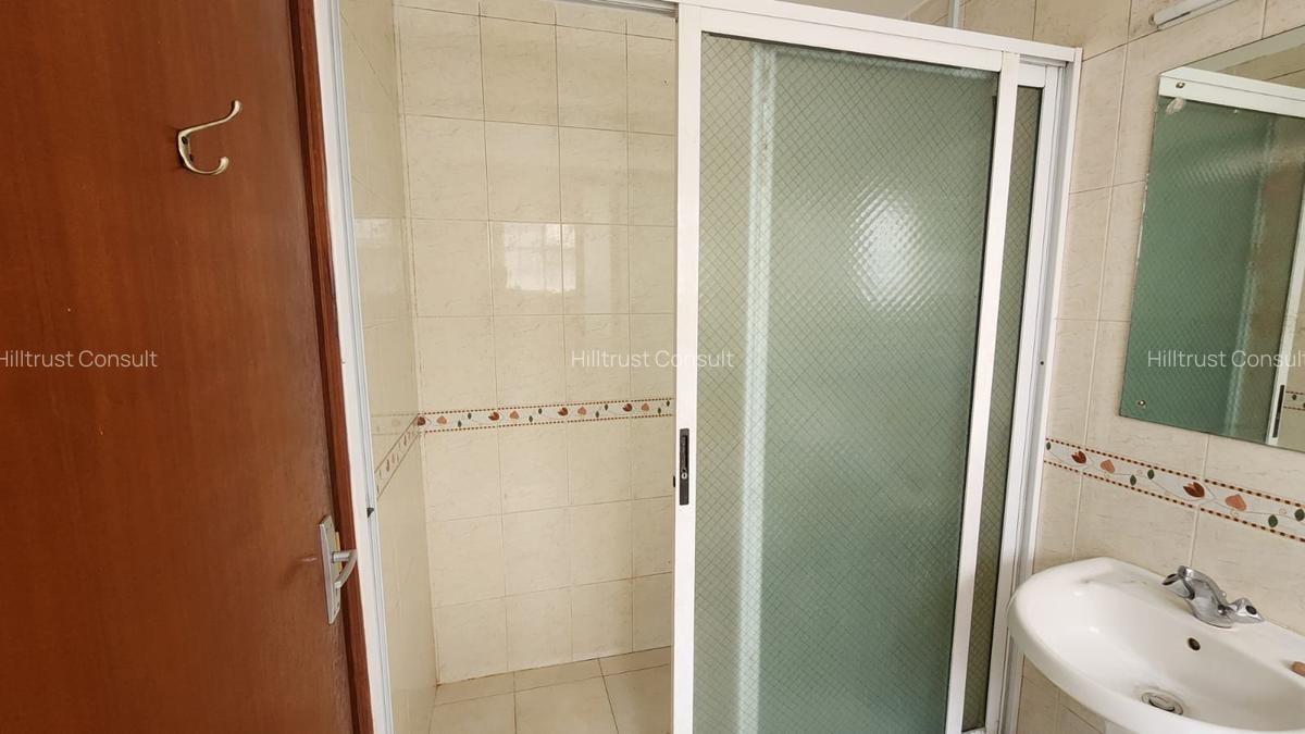 4 Bed Apartment with En Suite in Riverside - 14