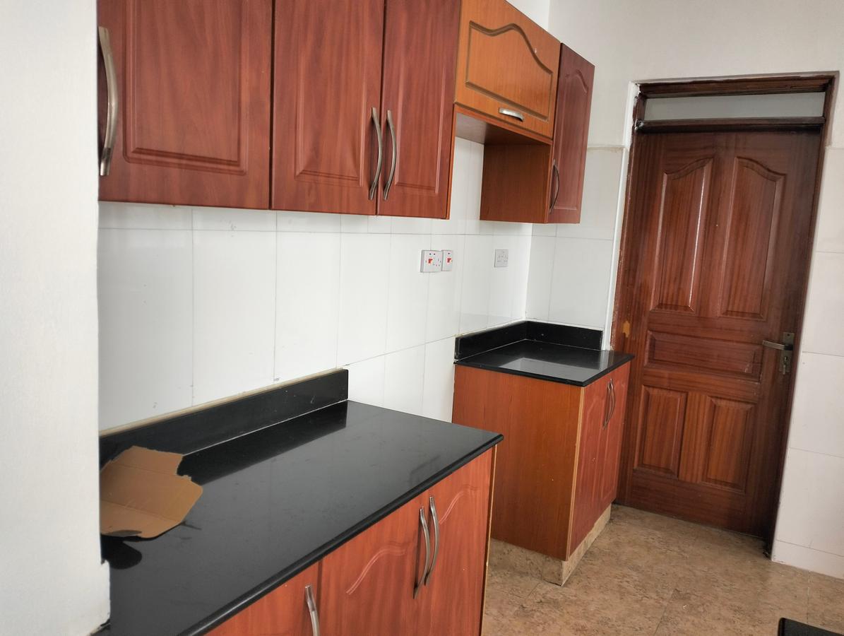 3 Bed Apartment with En Suite in Lavington - 7