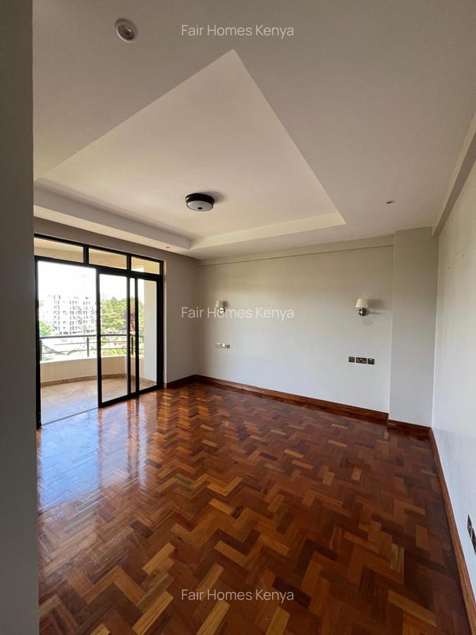 4 Bed Apartment with En Suite at Riverside Drive - 7