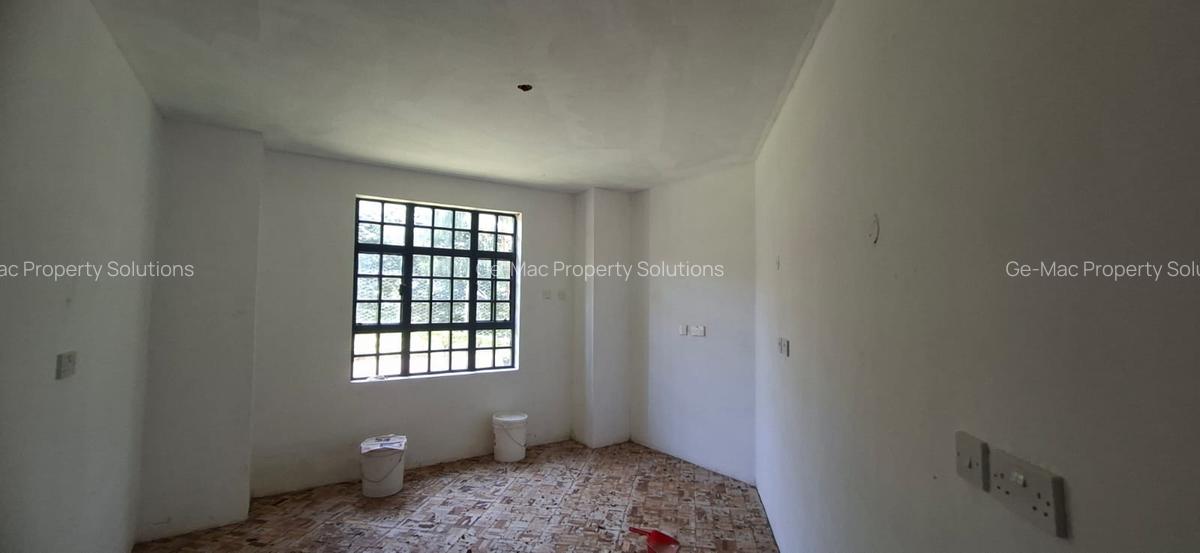 6 Bed House with En Suite in Runda - 14