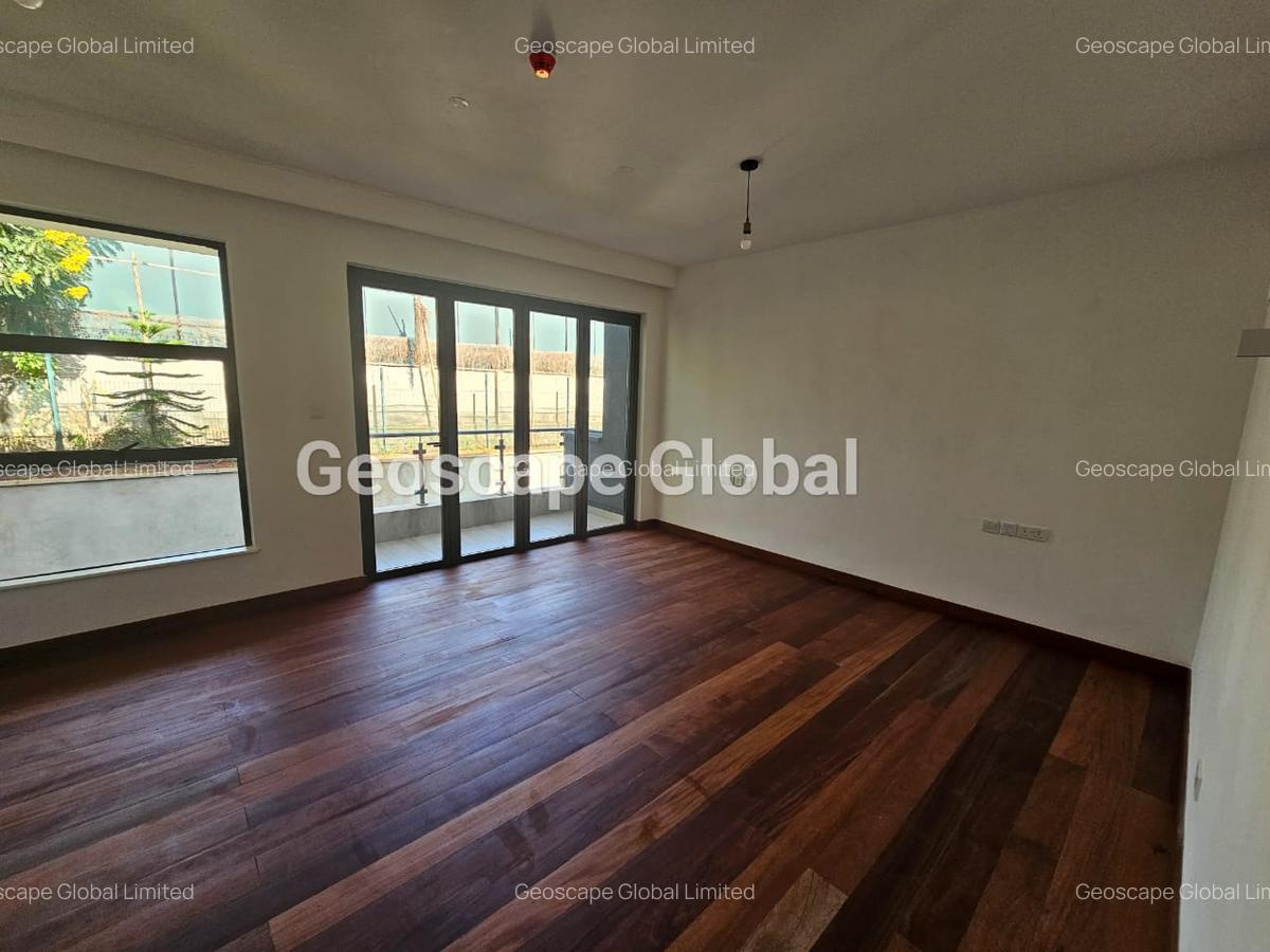 4 Bed Apartment with En Suite in Rosslyn - 11
