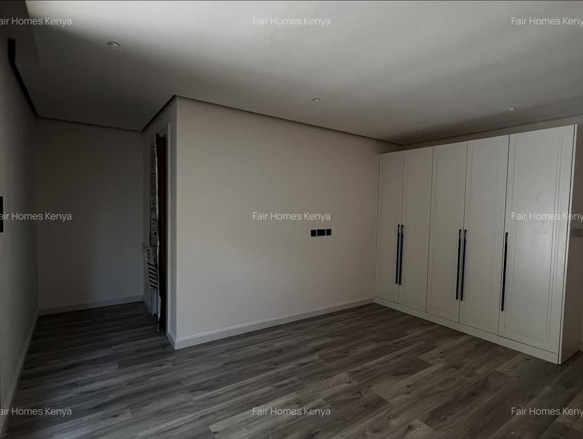 5 Bed Townhouse with En Suite at Chalbi Drive - 2