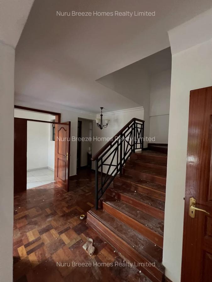 5 Bed Townhouse with En Suite in Lavington - 5