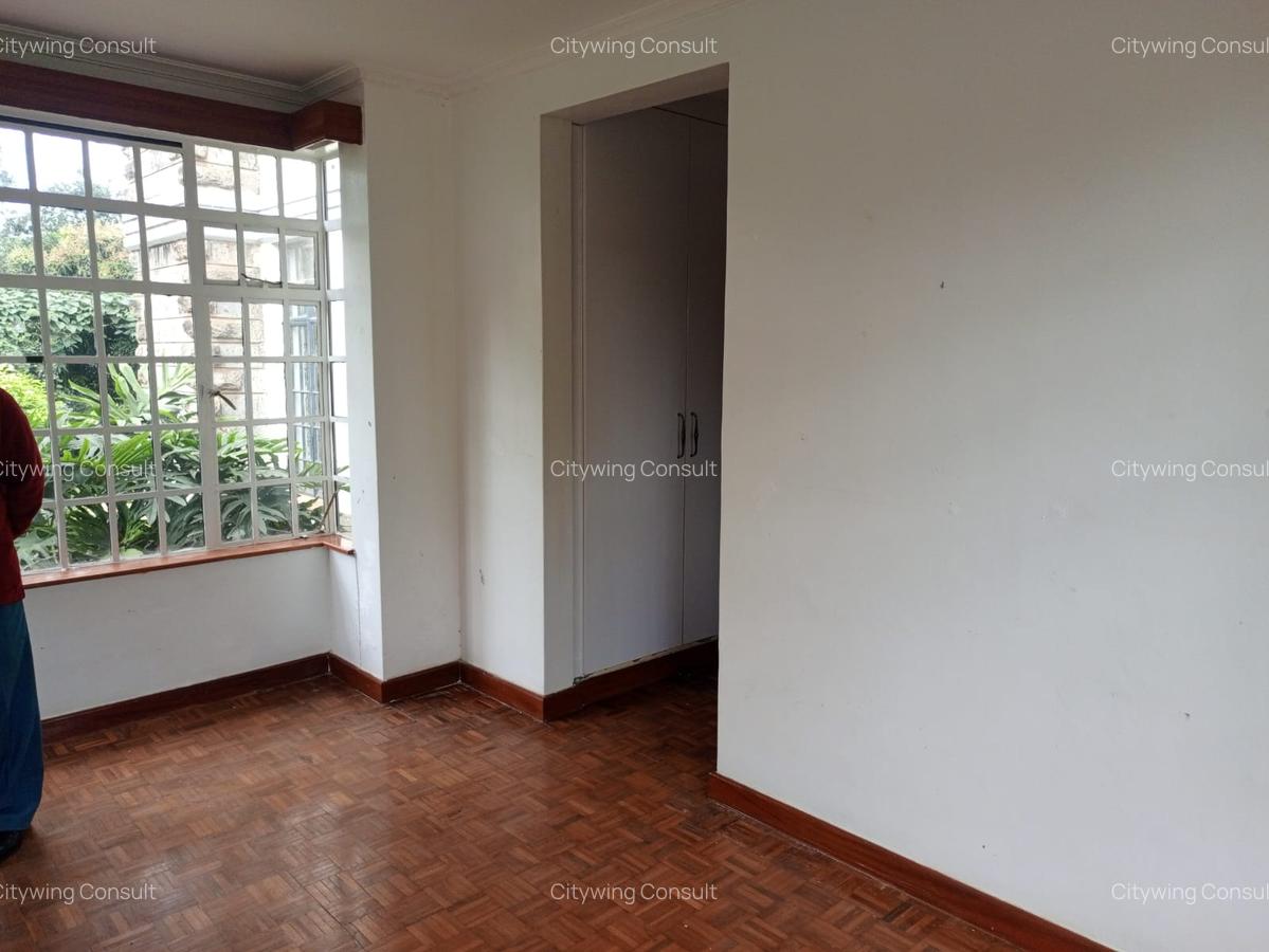 4 Bed Townhouse with En Suite at Red Hill Road - 11