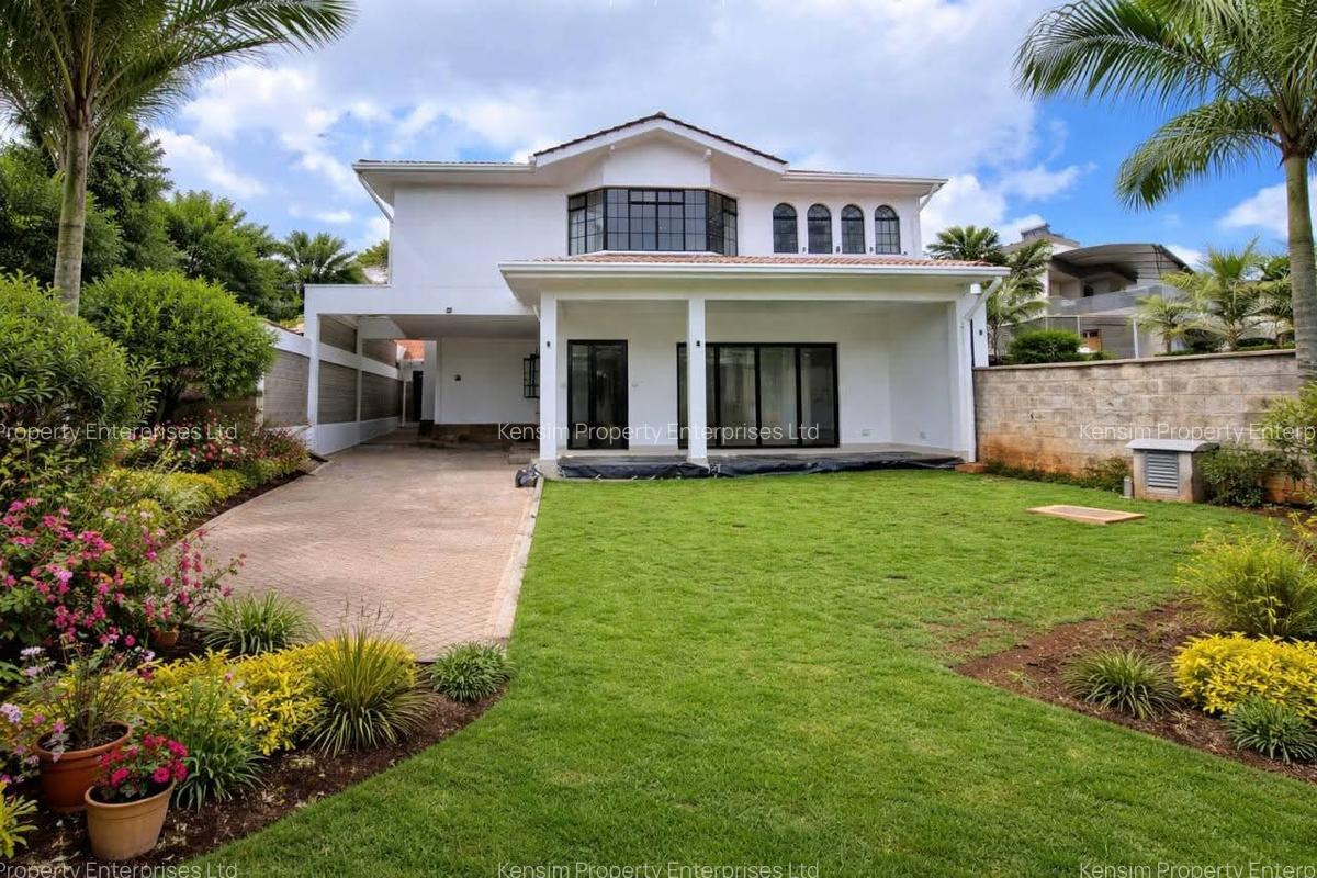 4 Bed Townhouse with En Suite in Brookside - 2