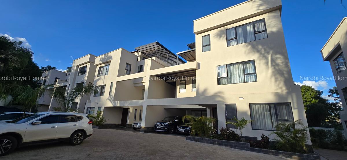 5 Bed Townhouse with En Suite at Lavington Green - 5