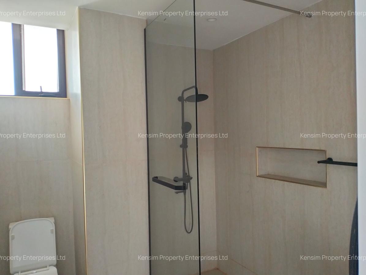 3 Bed Apartment with En Suite in Brookside - 9