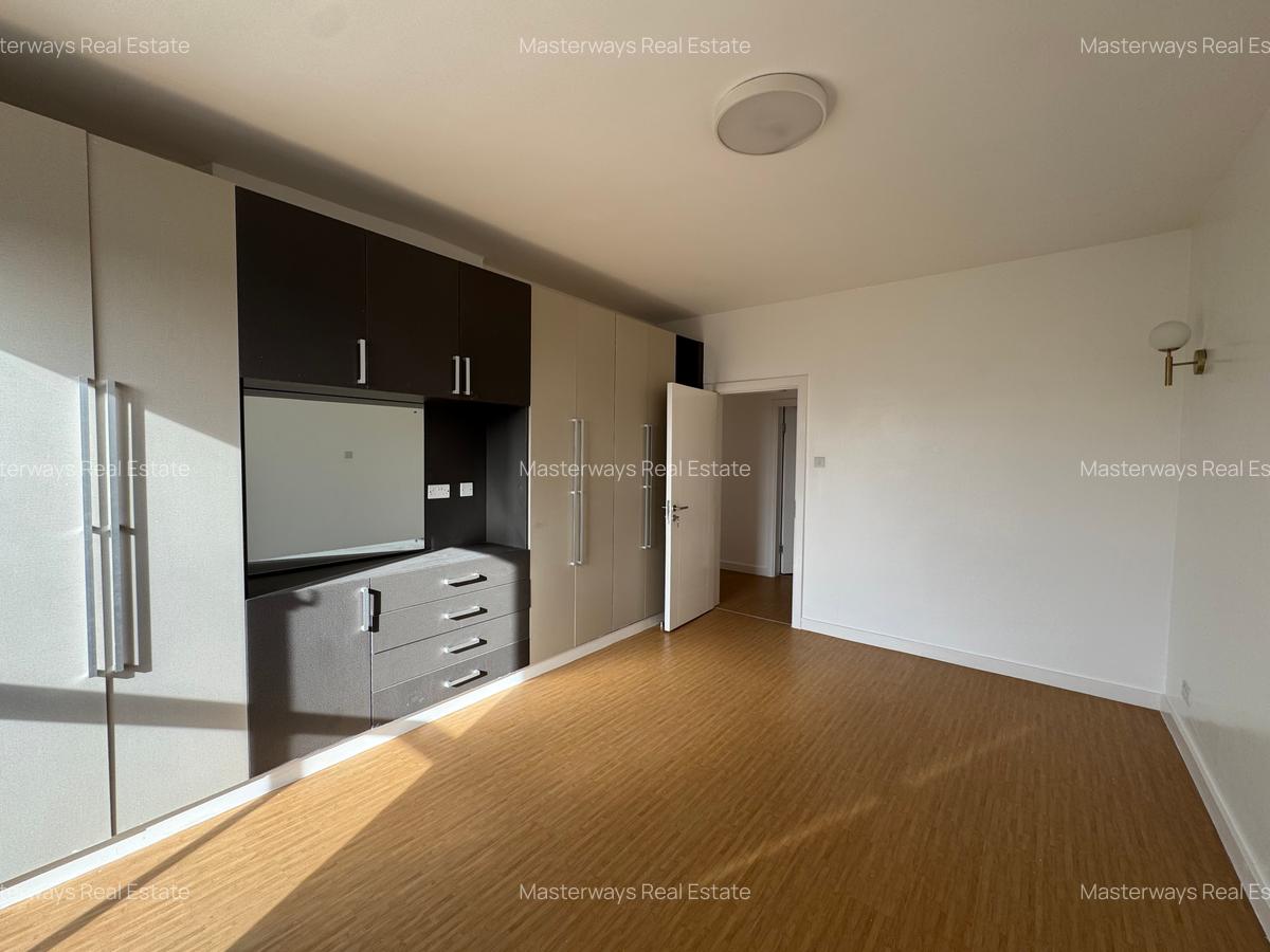 4 Bed Apartment with En Suite in Lavington - 13