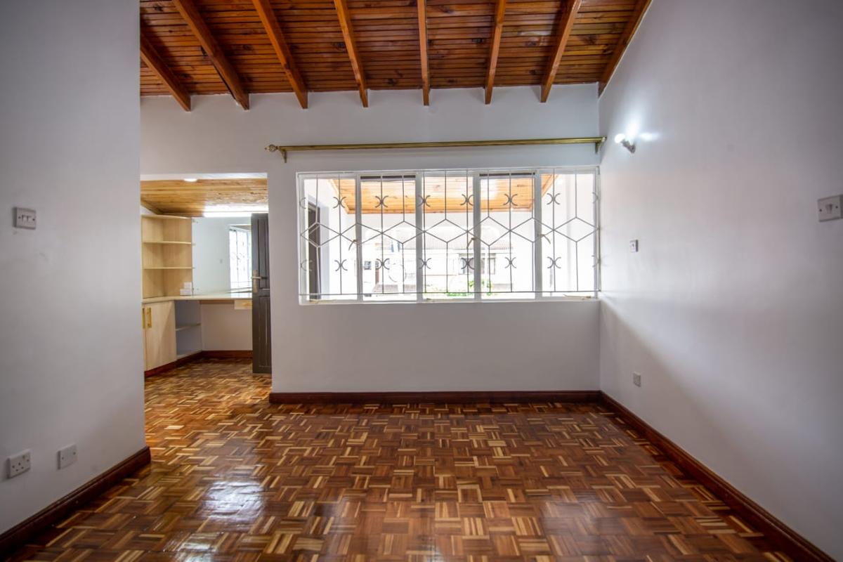 4 Bed Townhouse with En Suite in Lavington - 13