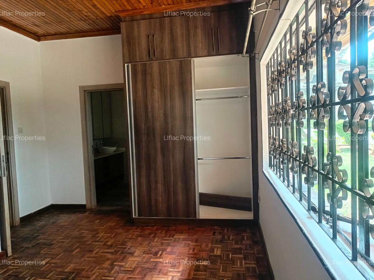 4 Bed House with En Suite in Runda - 17