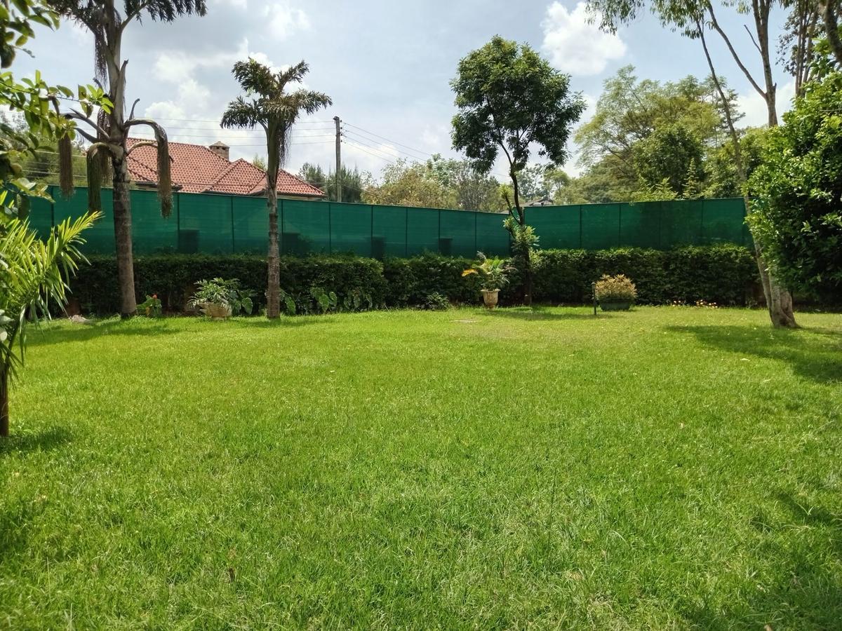 4 Bed House with En Suite in Lavington - 4