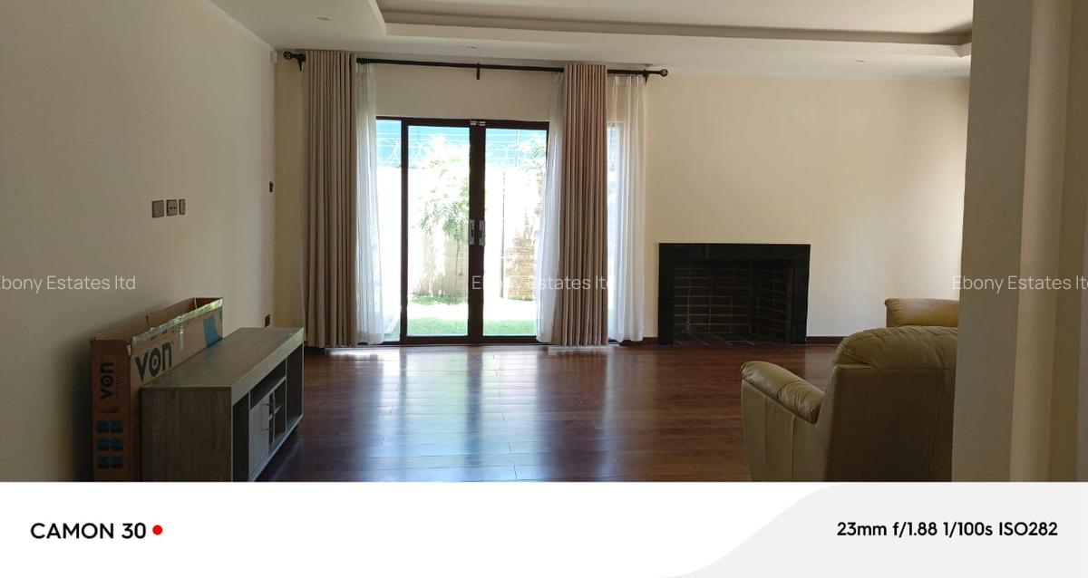 5 Bed Townhouse with En Suite in Lavington - 12