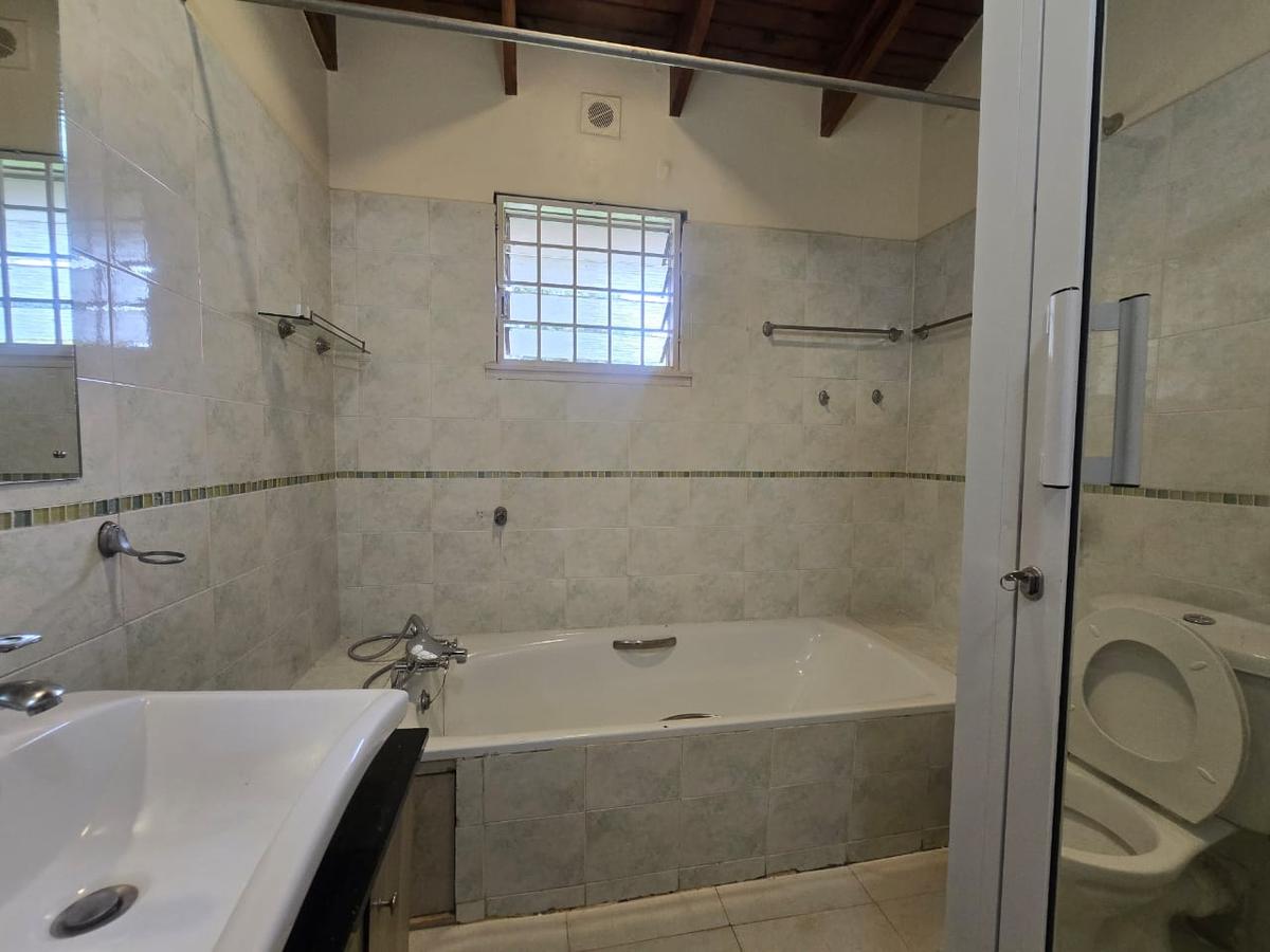 4 Bed House with En Suite in Runda - 15