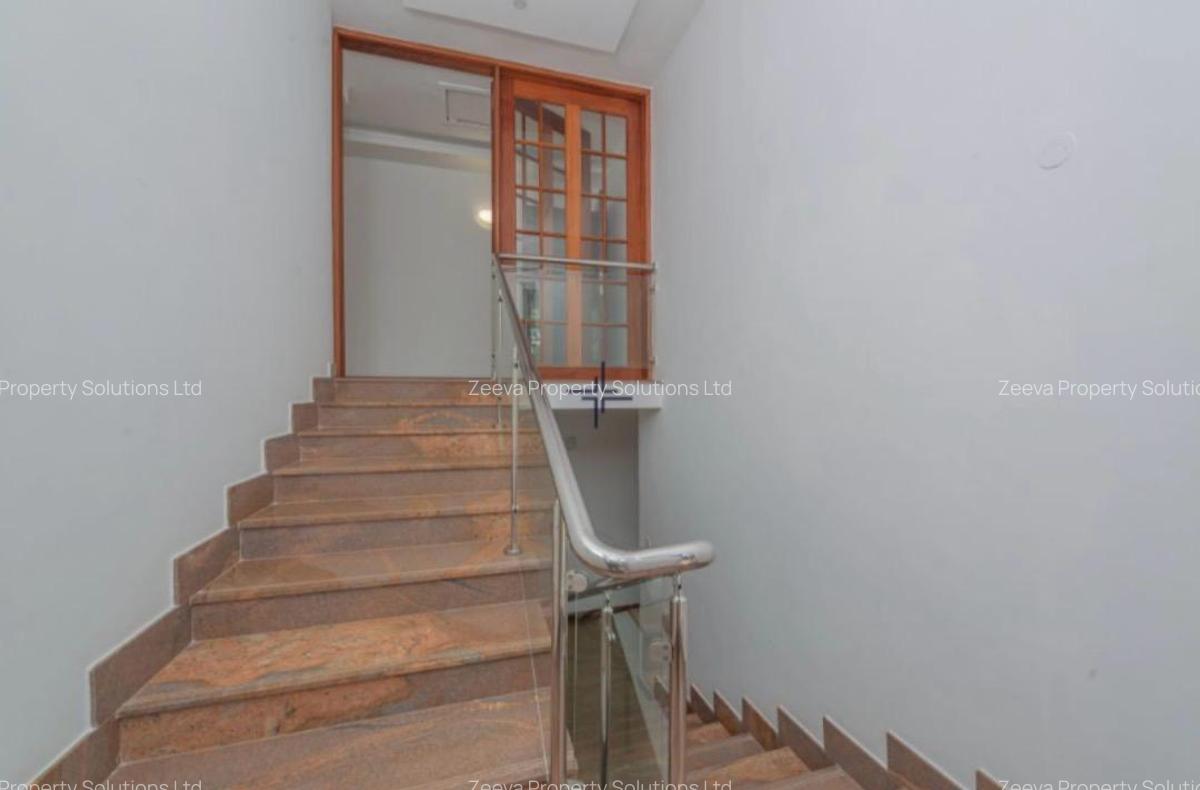 4 Bed House with En Suite in Karen - 8