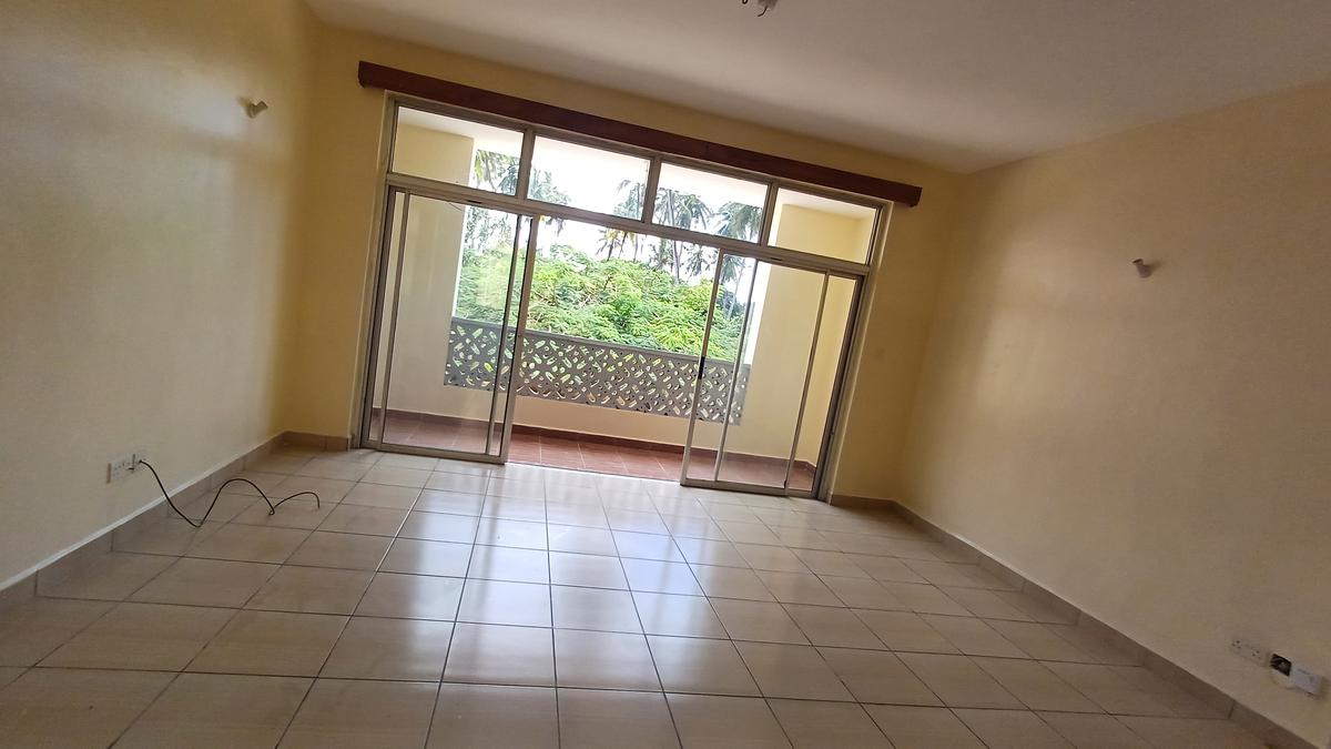 2 Bed Apartment with En Suite in Shanzu - 15