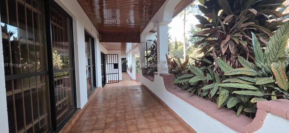 4 Bed House in Nyari - 2